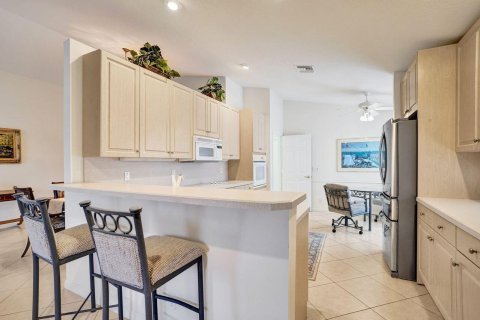 House in Boynton Beach, Florida 3 bedrooms, 186.55 sq.m. № 2402425 - photo 15