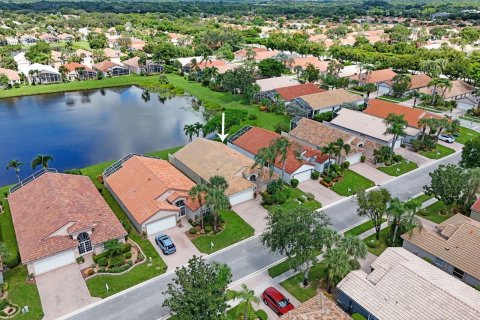House in Boynton Beach, Florida 3 bedrooms, 186.55 sq.m. № 2402425 - photo 3