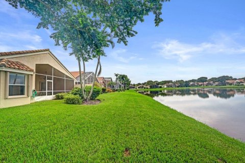 House in Boynton Beach, Florida 3 bedrooms, 186.55 sq.m. № 2402425 - photo 11