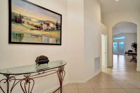 House in Boynton Beach, Florida 3 bedrooms, 186.55 sq.m. № 2402425 - photo 4