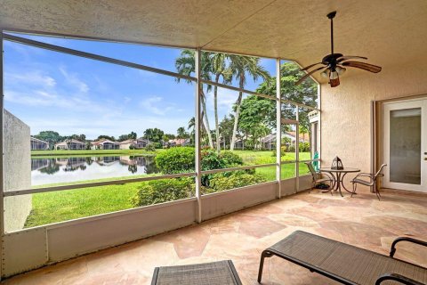 House in Boynton Beach, Florida 3 bedrooms, 186.55 sq.m. № 2402425 - photo 10