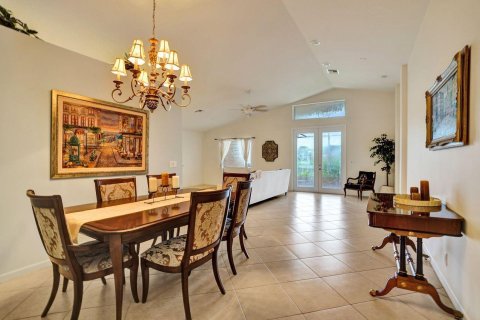 House in Boynton Beach, Florida 3 bedrooms, 186.55 sq.m. № 2402425 - photo 13