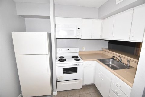 Condo in Altamonte Springs, Florida, 1 bedroom  № 1879764 - photo 17