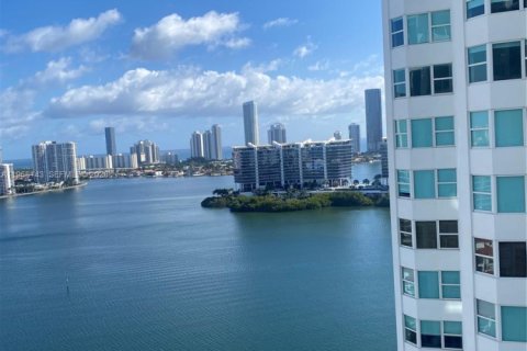 Condominio en venta en Aventura, Florida, 3 dormitorios, 285.49 m2 № 2029324 - foto 2