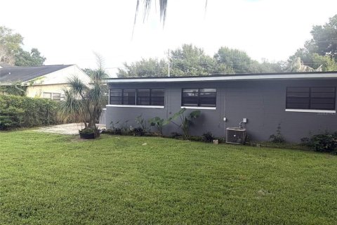 Villa ou maison à vendre à Belle Isle, Floride: 3 chambres, 126.81 m2 № 2389184 - photo 17