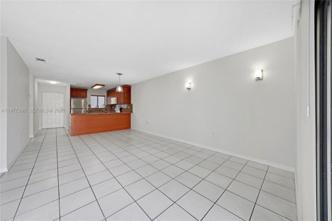 Copropriété à vendre à Hialeah, Floride: 3 chambres, 108.23 m2 № 2041857 - photo 4