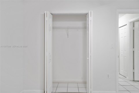 Copropriété à vendre à Hialeah, Floride: 3 chambres, 108.23 m2 № 2041857 - photo 14