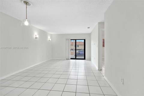 Copropriété à vendre à Hialeah, Floride: 3 chambres, 108.23 m2 № 2041857 - photo 3