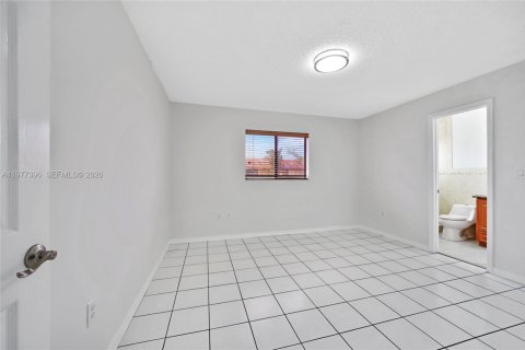 Copropriété à vendre à Hialeah, Floride: 3 chambres, 108.23 m2 № 2041857 - photo 8