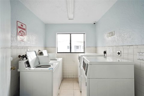 Copropriété à vendre à Hialeah, Floride: 3 chambres, 108.23 m2 № 2041857 - photo 18