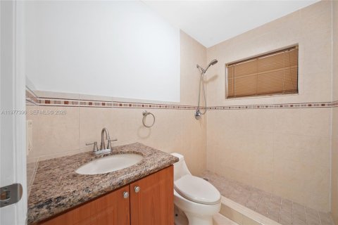 Copropriété à vendre à Hialeah, Floride: 3 chambres, 108.23 m2 № 2041857 - photo 15
