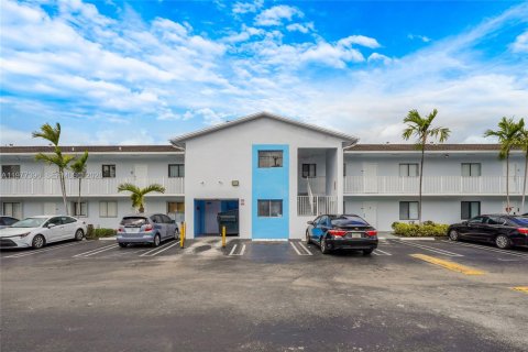 Condo à Hialeah, Floride, 3 chambres  № 2041857