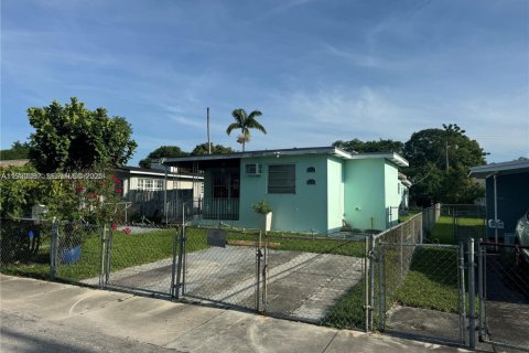 Propiedad comercial en venta en Miami, Florida, 217.95 m2 № 1988911 - foto 4