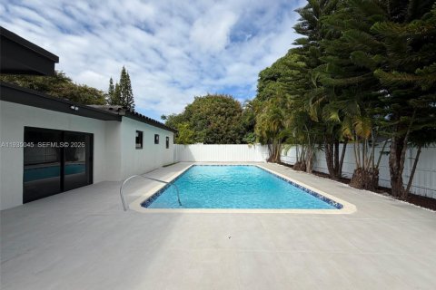 Casa en venta en North Miami Beach, Florida, 4 dormitorios, 153.85 m2 № 1993302 - foto 15