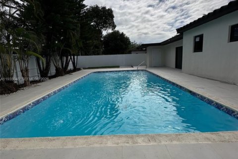 Casa en venta en North Miami Beach, Florida, 4 dormitorios, 153.85 m2 № 1993302 - foto 13