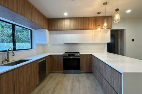 Casa en venta en North Miami Beach, Florida, 4 dormitorios, 153.85 m2 № 1993302 - foto 6