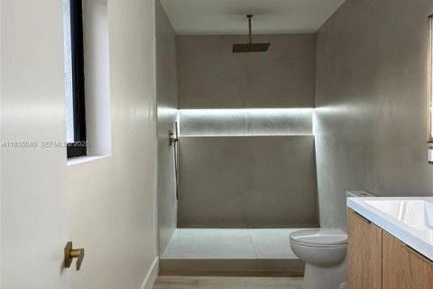 Casa en venta en North Miami Beach, Florida, 4 dormitorios, 153.85 m2 № 1993302 - foto 8