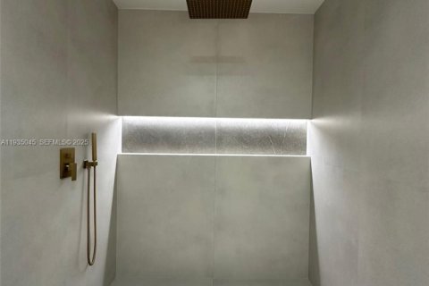 Casa en venta en North Miami Beach, Florida, 4 dormitorios, 153.85 m2 № 1993302 - foto 7