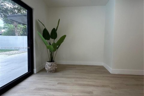 Casa en venta en North Miami Beach, Florida, 4 dormitorios, 153.85 m2 № 1993302 - foto 18