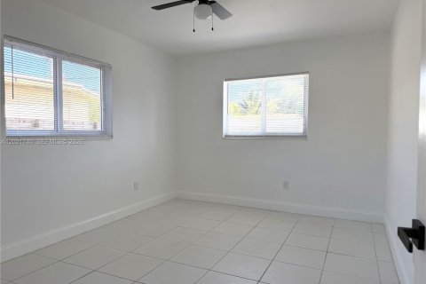 Villa ou maison à North Miami Beach, Floride 1 chambre, 550.91 m2 № 2256945