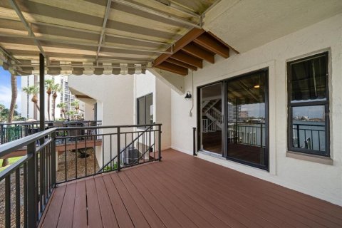 Townhouse in Clearwater, Florida 3 bedrooms, 175.21 sq.m. № 1885969 - photo 14