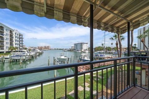 Townhouse in Clearwater, Florida 3 bedrooms, 175.21 sq.m. № 1885969 - photo 13