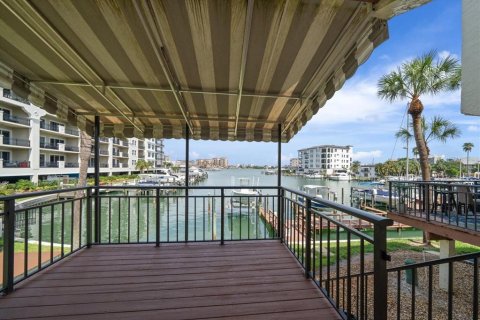 Townhouse in Clearwater, Florida 3 bedrooms, 175.21 sq.m. № 1885969 - photo 12