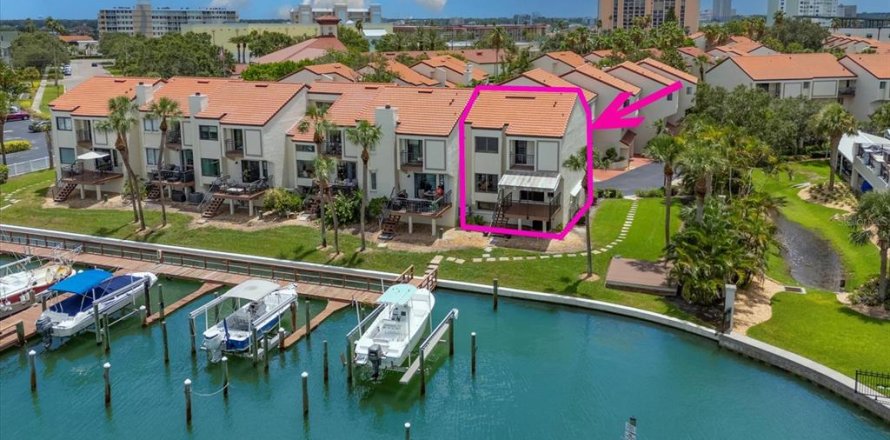 Townhouse in Clearwater, Florida 3 bedrooms, 175.21 sq.m. № 1885969