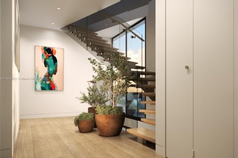 House in Bay Harbor Islands, Florida 6 bedrooms, 530.38 sq.m. № 1958150 - photo 3