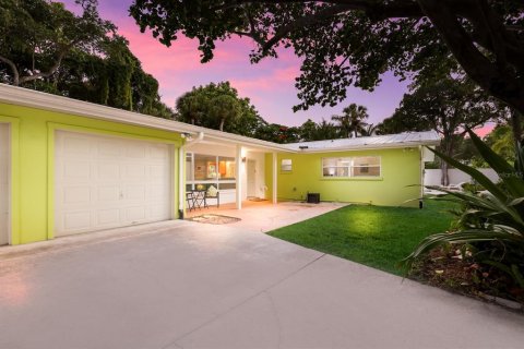 House in Sarasota, Florida 3 bedrooms, 216.28 sq.m. № 1901255 - photo 30