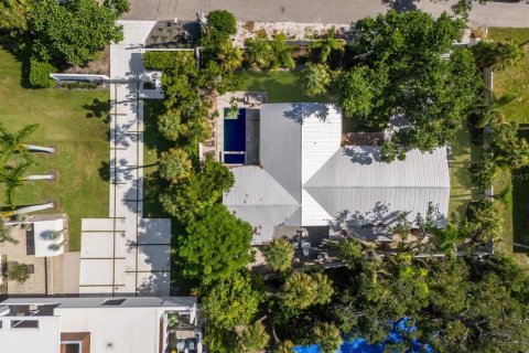 House in Sarasota, Florida 3 bedrooms, 216.28 sq.m. № 1901255 - photo 24