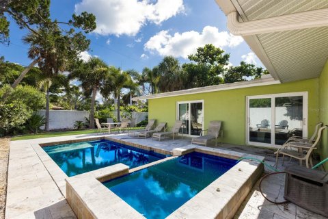 House in Sarasota, Florida 3 bedrooms, 216.28 sq.m. № 1901255 - photo 2