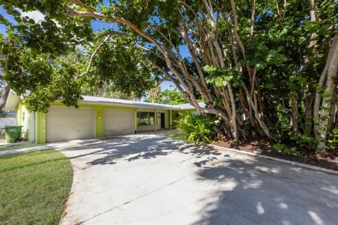 House in Sarasota, Florida 3 bedrooms, 216.28 sq.m. № 1901255 - photo 14