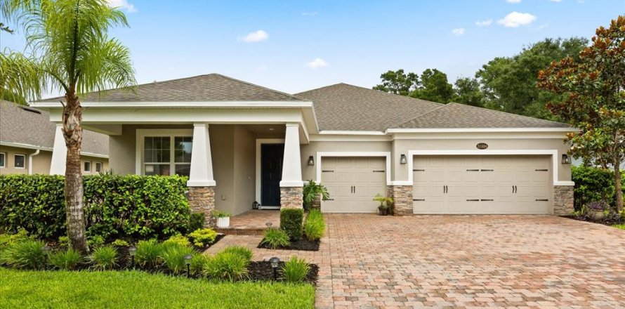 House in Sorrento, Florida 4 bedrooms, 214.33 sq.m. № 1805883