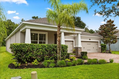 House in Sorrento, Florida 4 bedrooms, 214.33 sq.m. № 1805883 - photo 2