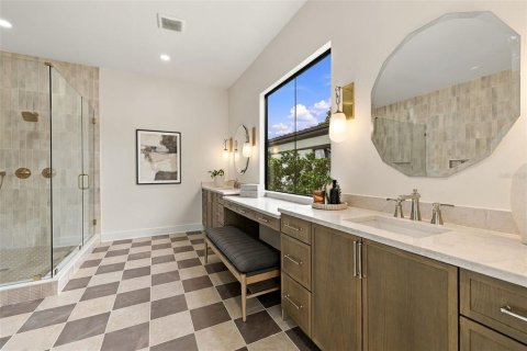 House in Tampa, Florida 5 bedrooms, 369.1 sq.m. № 2408588 - photo 27
