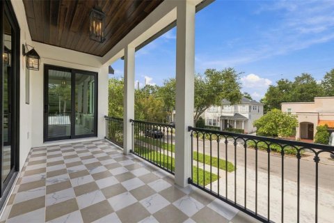 House in Tampa, Florida 5 bedrooms, 369.1 sq.m. № 2408588 - photo 30