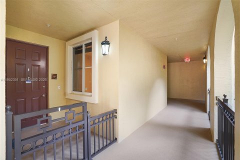 Copropriété à louer à Sunrise, Floride: 2 chambres, 109.07 m2 № 2008909 - photo 3