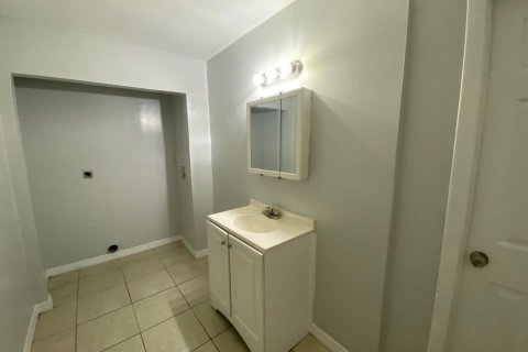 Apartamento en alquiler en Fort Pierce, Florida, 3 dormitorios, 97.55 m2 № 1159765 - foto 1