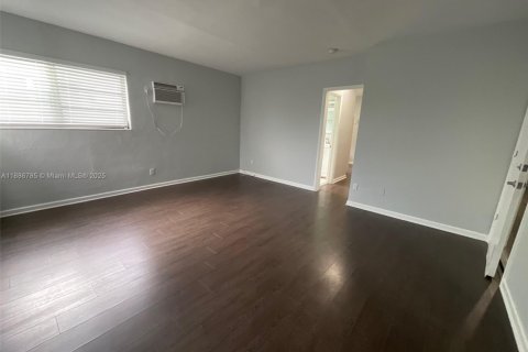 Appartement à louer à Miami Beach, Floride: 39.02 m2 № 1939113 - photo 12