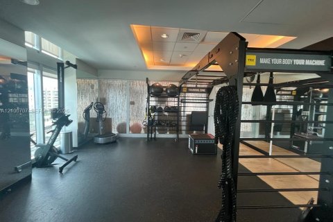 Condominio en alquiler en Miami, Florida, 1 dormitorio, 64.38 m2 № 2401589 - foto 2