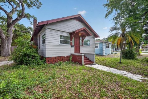 Propiedad comercial en venta en Saint Petersburg, Florida, 4 dormitorios, 130.06 m2 № 2223195 - foto 2
