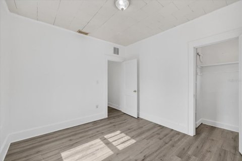 Propiedad comercial en venta en Saint Petersburg, Florida, 4 dormitorios, 130.06 m2 № 2223195 - foto 10