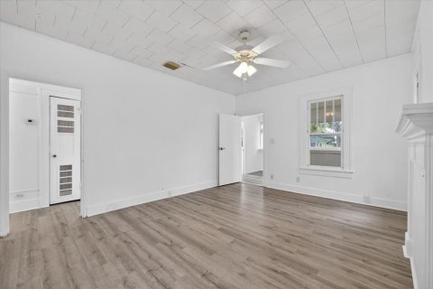 Propiedad comercial en venta en Saint Petersburg, Florida, 4 dormitorios, 130.06 m2 № 2223195 - foto 12