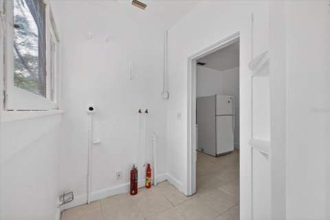 Propiedad comercial en venta en Saint Petersburg, Florida, 4 dormitorios, 130.06 m2 № 2223195 - foto 19