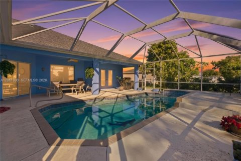 Casa en venta en Cape Coral, Florida, 4 dormitorios, 218.88 m2 № 2254764 - foto 2