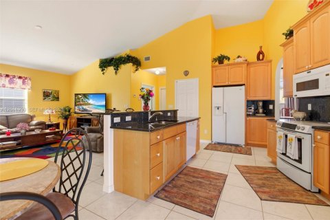 Casa en venta en Cape Coral, Florida, 4 dormitorios, 218.88 m2 № 2254764 - foto 14