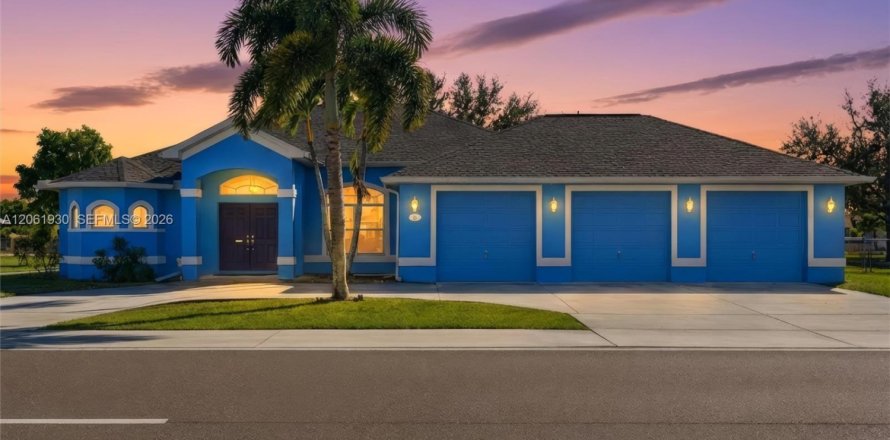 Casa en Cape Coral, Florida 4 dormitorios, 218.88 m2 № 2254764