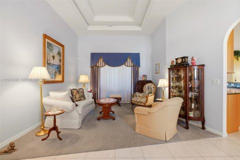 Casa en venta en Cape Coral, Florida, 4 dormitorios, 218.88 m2 № 2254764 - foto 7