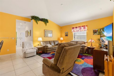 Casa en venta en Cape Coral, Florida, 4 dormitorios, 218.88 m2 № 2254764 - foto 8